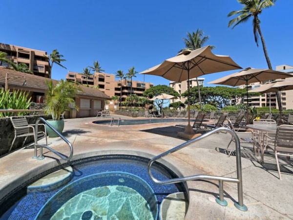 Oceanfront Kahana Vacation Condo Two Bedroom