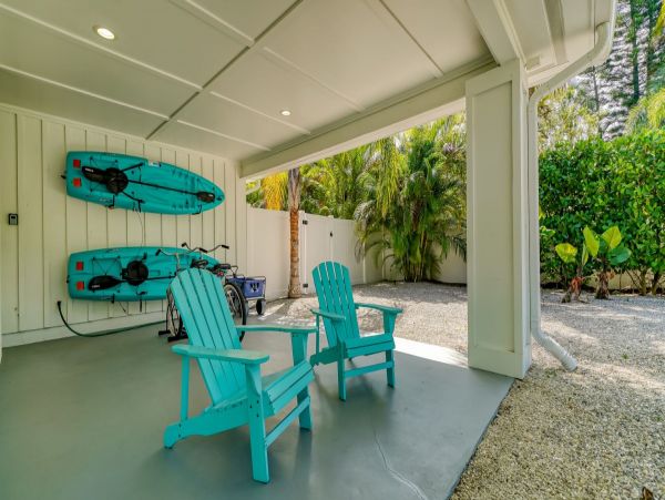 Gorgeous Vacation Pool Home in Lido Key Close to Beach