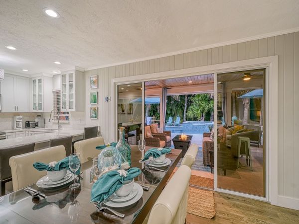 Gorgeous Vacation Pool Home in Lido Key Close to Beach