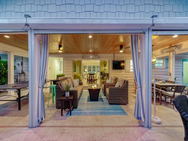 Gorgeous Vacation Pool Home in Lido Key Close to Beach