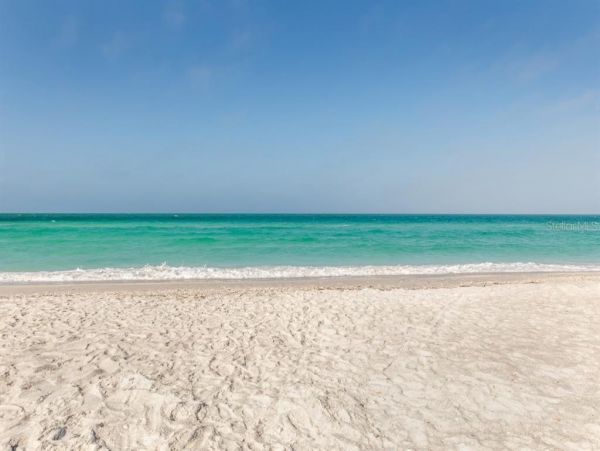 Gorgeous Vacation Pool Home in Lido Key Close to Beach