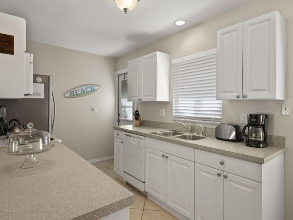 Siesta Key Vacation Home Ten Bedroom Walk to Beach