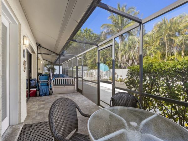Siesta Key Vacation Home Ten Bedroom Walk to Beach