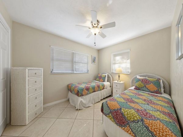 Siesta Key Vacation Home Ten Bedroom Walk to Beach