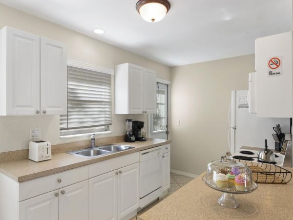 Siesta Key Vacation Home Ten Bedroom Walk to Beach