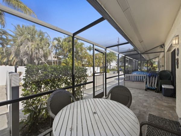 Siesta Key Vacation Home Ten Bedroom Walk to Beach