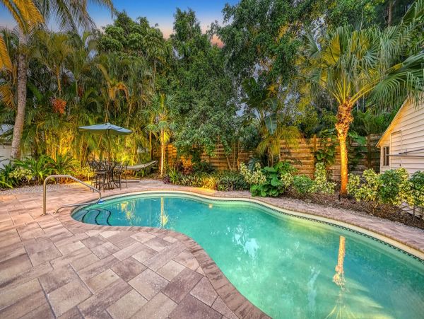 Siesta Key Vacation Home Ten Bedroom Walk to Beach
