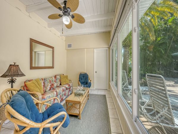 Siesta Key Vacation Home Ten Bedroom Walk to Beach