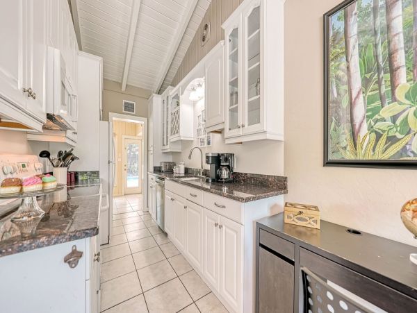 Siesta Key Vacation Home Ten Bedroom Walk to Beach