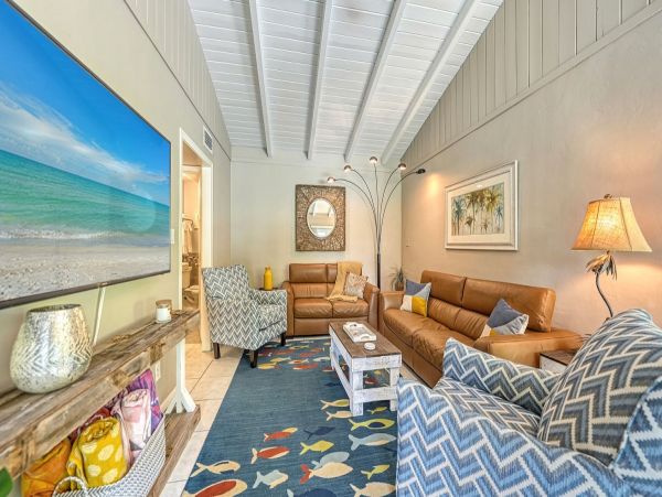 Siesta Key Vacation Home Ten Bedroom Walk to Beach