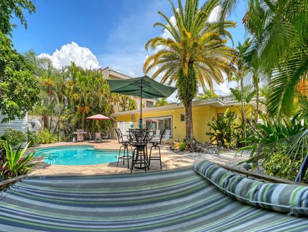 Siesta Key Vacation Home Ten Bedroom Walk to Beach
