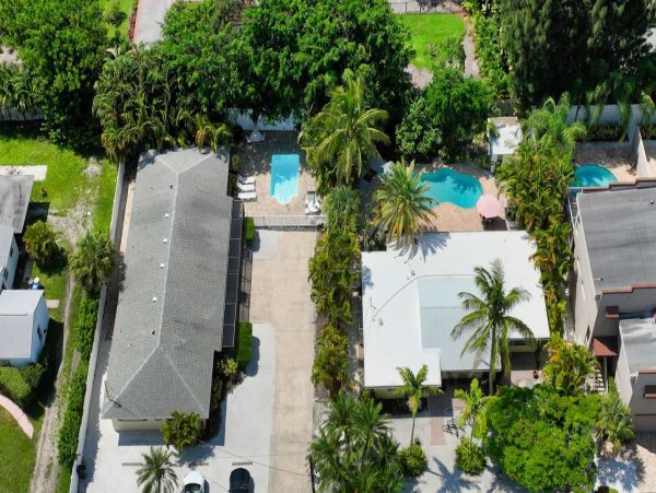 Siesta Key Vacation Home Ten Bedroom Walk to Beach