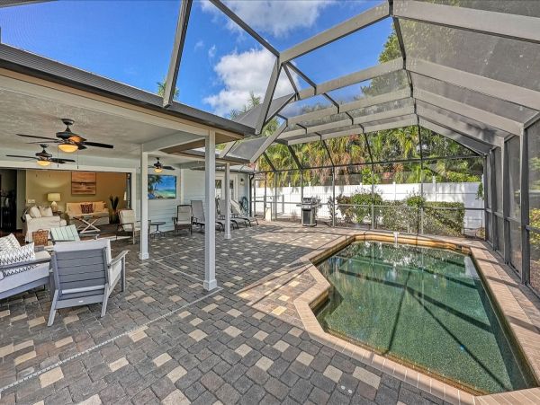 Waterfront Luxury Siesta Key Vacation Home