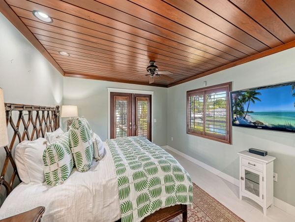Waterfront Luxury Siesta Key Vacation Home