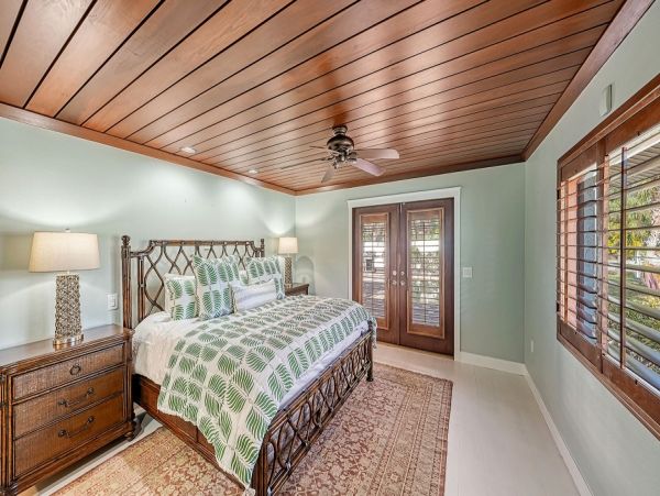 Waterfront Luxury Siesta Key Vacation Home