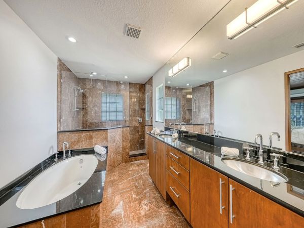 Waterfront Luxury Siesta Key Vacation Home