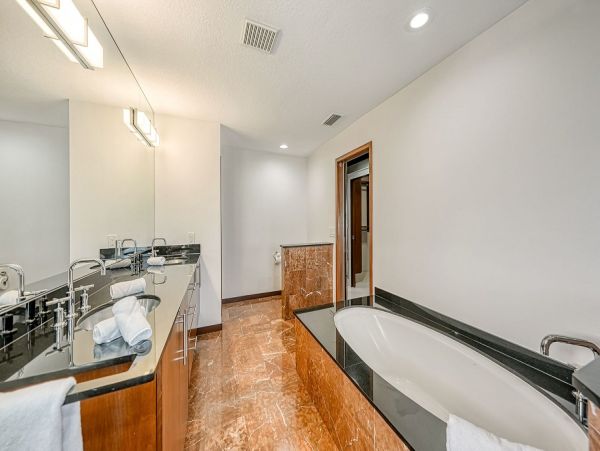 Waterfront Luxury Siesta Key Vacation Home