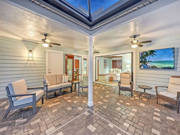 Waterfront Luxury Siesta Key Vacation Home