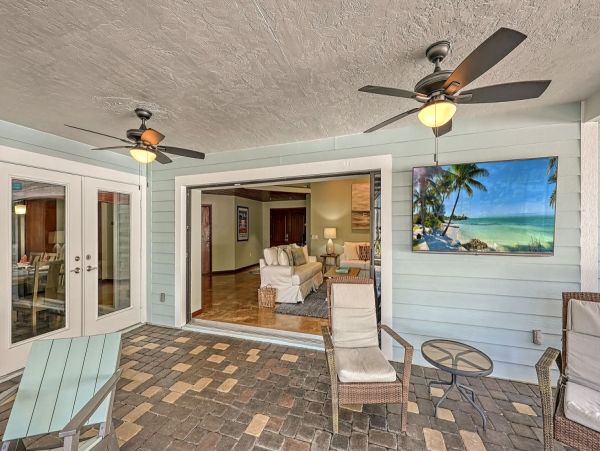 Waterfront Luxury Siesta Key Vacation Home