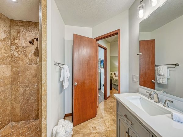 Waterfront Luxury Siesta Key Vacation Home
