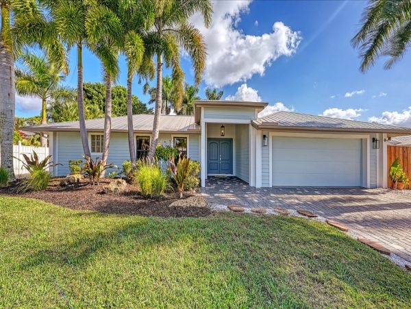 Waterfront Luxury Siesta Key Vacation Home