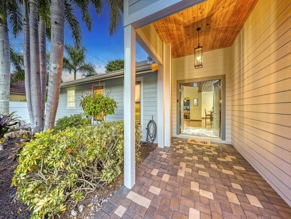 Waterfront Luxury Siesta Key Vacation Home