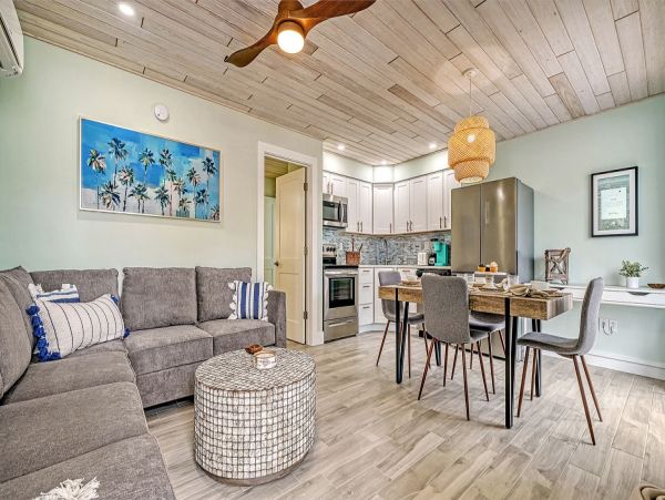 Cozy Siesta Key Luxury Vacation Rental Complex