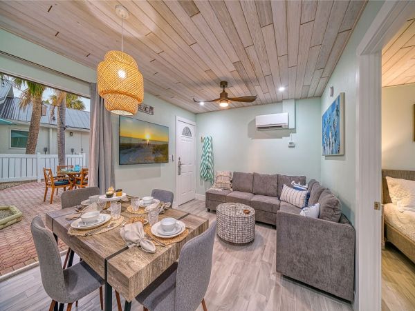 Cozy Siesta Key Luxury Vacation Rental Complex