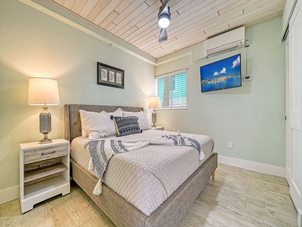 Cozy Siesta Key Luxury Vacation Rental Complex