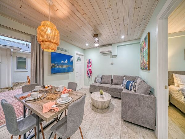 Cozy Siesta Key Luxury Vacation Rental Complex