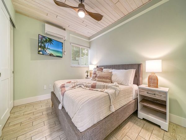 Cozy Siesta Key Luxury Vacation Rental Complex