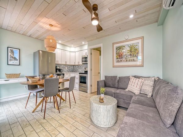 Cozy Siesta Key Luxury Vacation Rental Complex