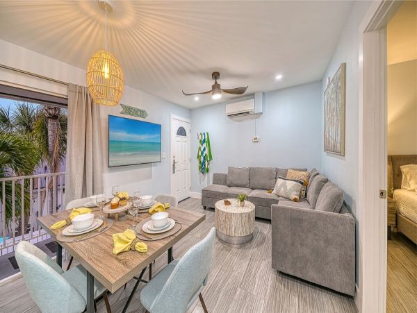 Cozy Siesta Key Luxury Vacation Rental Complex