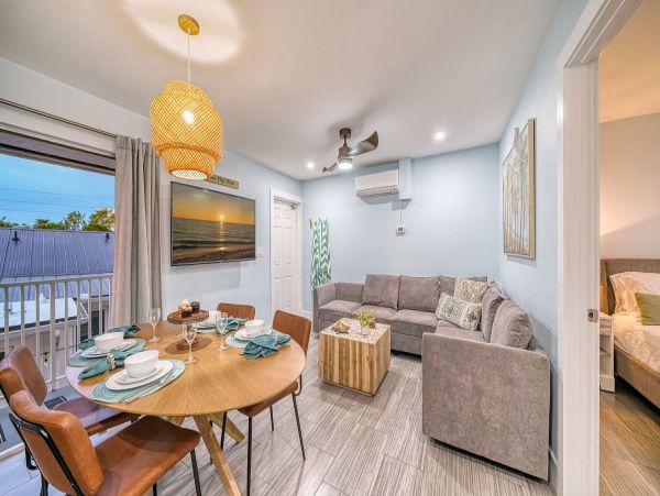 Cozy Siesta Key Luxury Vacation Rental Complex