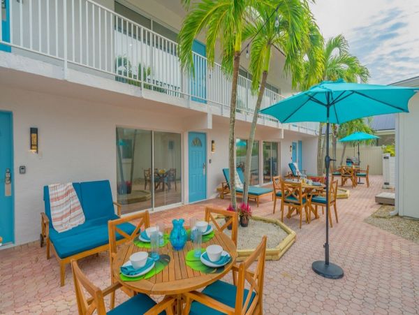 Siesta Key Vacation Rental Three Bedrooms Walk to Beach
