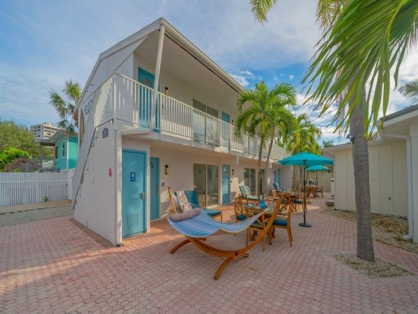Siesta Key Vacation Rental Three Bedrooms Walk to Beach
