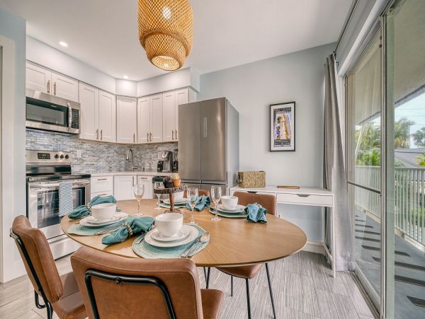 Siesta Key Vacation Rental Three Bedrooms Walk to Beach