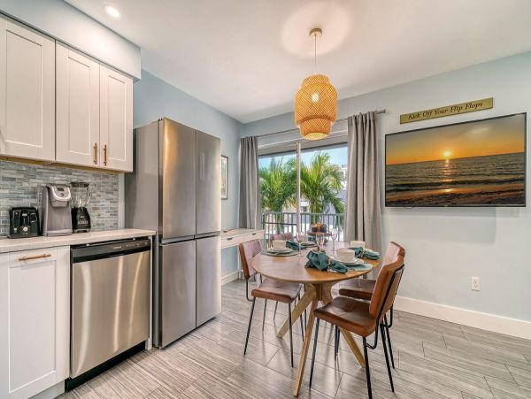 Siesta Key Vacation Rental Three Bedrooms Walk to Beach