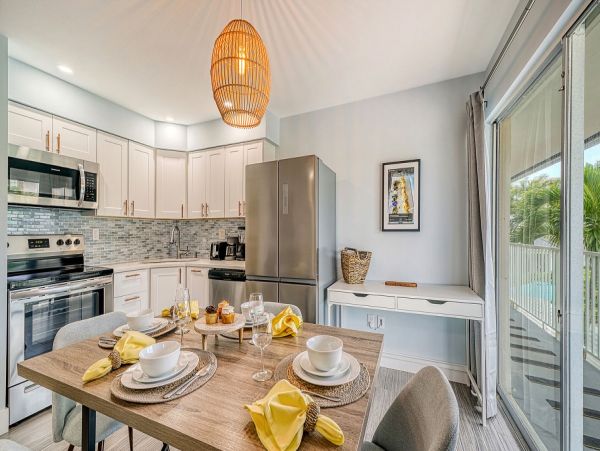 Siesta Key Vacation Rental Three Bedrooms Walk to Beach