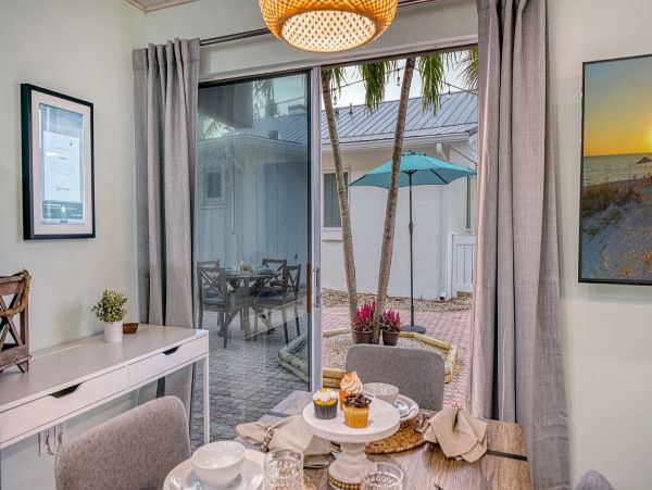 Siesta Key Vacation Condo One Bedroom Walk to Beach