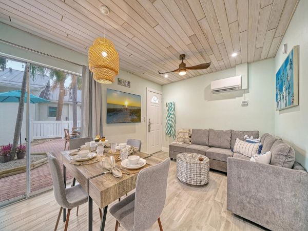 Siesta Key Vacation Condo One Bedroom Walk to Beach