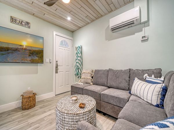 Siesta Key Vacation Condo One Bedroom Walk to Beach