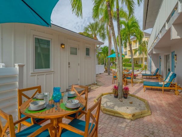 Siesta Key Vacation Condo One Bedroom Walk to Beach