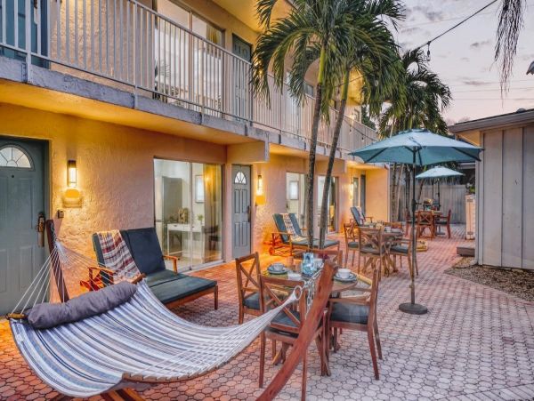 Siesta Key Vacation Condo One Bedroom Walk to Beach