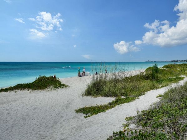 Siesta Key Luxury Vacation Home with Pool, Spa & Private Beach Access