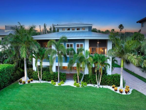Siesta Key Luxury Vacation Home with Pool, Spa & Private Beach Access