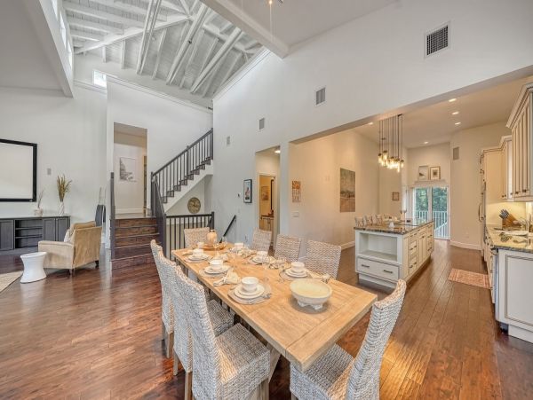 Siesta Key Luxury Vacation Home with Pool, Spa & Private Beach Access