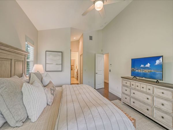 Siesta Key Luxury Vacation Home with Pool, Spa & Private Beach Access