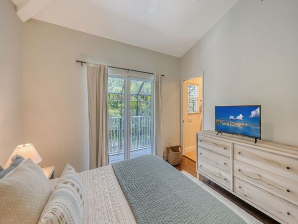 Siesta Key Luxury Vacation Home with Pool, Spa & Private Beach Access