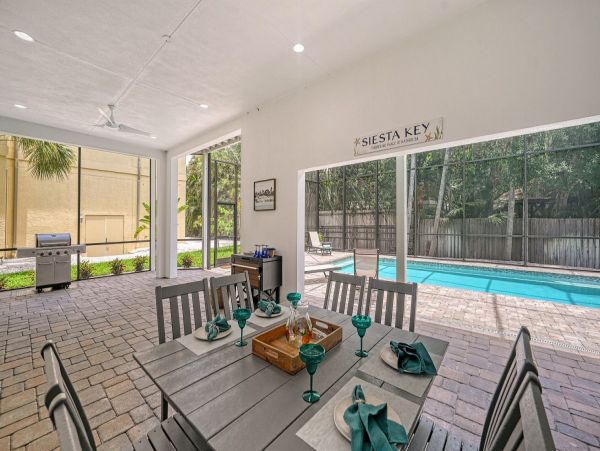 Siesta Key Luxury Vacation Home with Pool, Spa & Private Beach Access